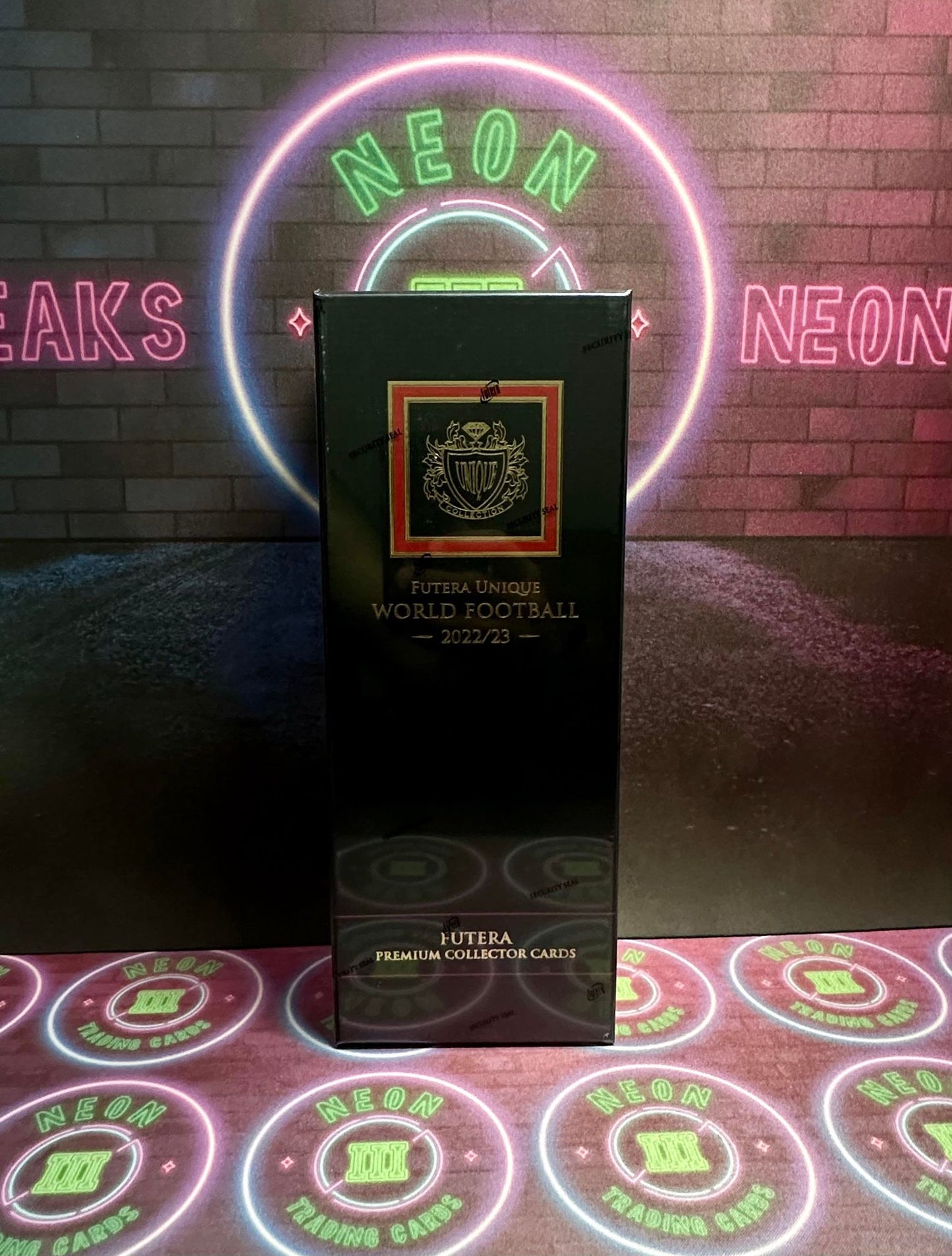 Break 199 - 22/23 Futera Unique Soccer Collection - 1 Display Box - $49 Random Teams